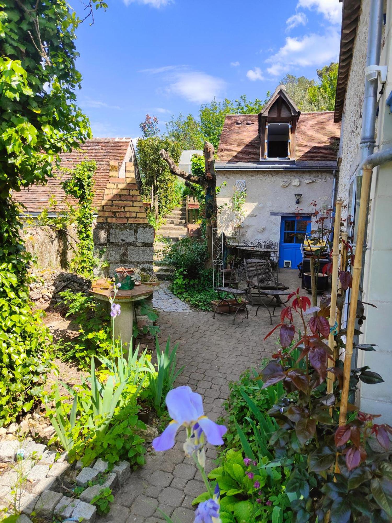 La Maison Bleue De Husseau Ancienne Ferme Semi-Troglodytique 18E Siecle Villa Montlouis-sur-Loire Exterior photo